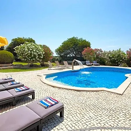 Carvoeiro Sleeps 14 Pool Air Con Wifi Vila