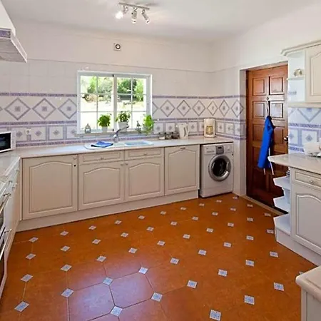 Carvoeiro Sleeps 14 Pool Air Con Wifi