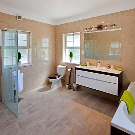 Carvoeiro Sleeps 14 Pool Air Con Wifi * Carvoeiro (Lagoa)