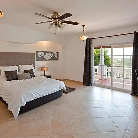 Carvoeiro Sleeps 14 Pool Air Con Wifi كارفويرو